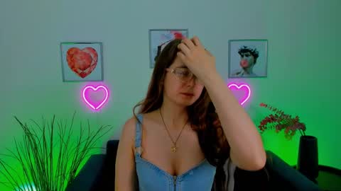 Snapshot of bellatrixllestrange chatting on February 21, 2025, 7:43 pm Bella. Ntmu online show from February 21, 2025, 7:43 pm