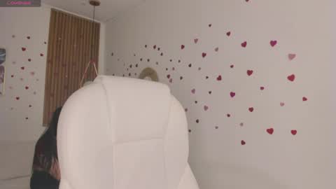 laukyubey             online show from April 16, 2026, 1:34 pm