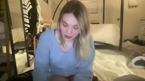 Bella 3 online show from March 13, 2026, 4:52 am