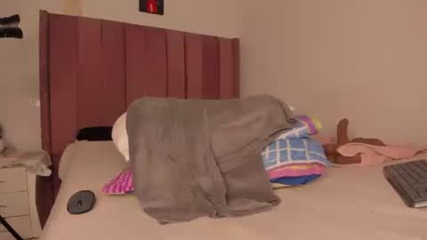 Bella online show from March 11, 2025, 6:30 pm