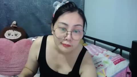 Bella online show from October 15, 2025, 10:10 pm