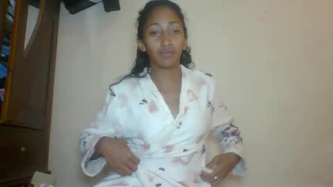 belle_annah online show from May 13, 2026, 4:43 am