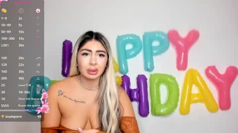 Snapshot of belle_hallle chatting on December 2, 2024, 3:25 pm LucyJelly online show from December 2, 2024, 3:25 pm