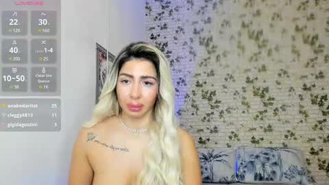 Snapshot of belle_hallle chatting on March 10, 2025, 11:27 pm LucyJelly online show from March 10, 2025, 11:27 pm