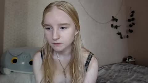 Snapshot of bellemellody chatting on June 8, 2026, 9:09 am bellemellody online show from June 8, 2026, 9:09 am