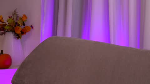 Belle online show from December 4, 2025, 5:17 am