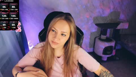 Snapshot of bellezza_ chatting on December 3, 2024, 11:55 am Your Annabelle Wolf  online show from December 3, 2024, 11:55 am