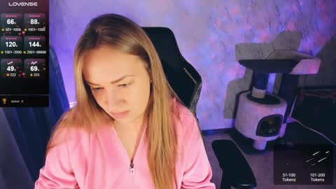 Snapshot of bellezza_ chatting on December 11, 2024, 1:49 pm Your Annabelle Wolf  online show from December 11, 2024, 1:49 pm