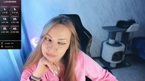 Snapshot of bellezza_ chatting on December 17, 2024, 9:17 am Your Annabelle Wolf  online show from December 17, 2024, 9:17 am