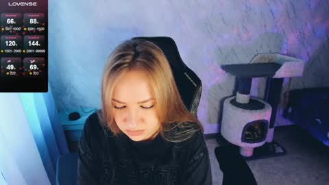 Snapshot of bellezza_ chatting on December 18, 2024, 10:40 am Your Annabelle Wolf  online show from December 18, 2024, 10:40 am