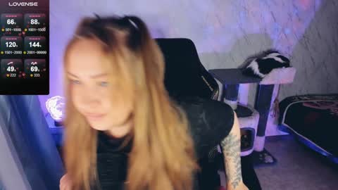 Snapshot of bellezza_ chatting on December 28, 2024, 3:48 pm Your Annabelle Wolf  online show from December 28, 2024, 3:48 pm