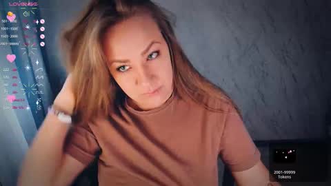 Snapshot of bellezza_ chatting on October 16, 2025, 7:31 am Your Annabelle Wolf  online show from October 16, 2025, 7:31 am