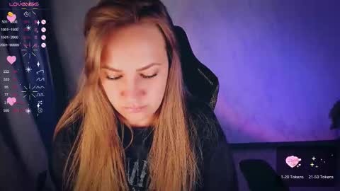 Snapshot of bellezza_ chatting on October 16, 2025, 10:55 pm Your Annabelle Wolf  online show from October 16, 2025, 10:55 pm