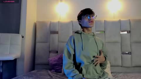 Neon online show from September 15, 2025, 11:32 am