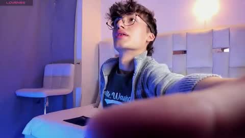 Neon online show from September 28, 2025, 7:30 pm