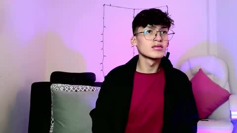 Neon online show from November 5, 2025, 11:21 am