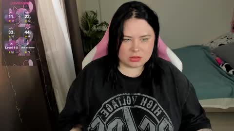 LinaBoo online show from December 5, 2025, 5:27 am