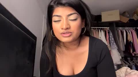 Snapshot of bengalibaddie7_x chatting on May 23, 2026, 7:35 am bengalibaddie7_x online show from May 23, 2026, 7:35 am