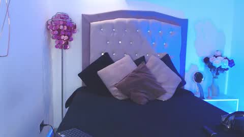 Tiffany and Bengie online show from September 28, 2025, 1:38 pm