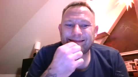 benizio online show from December 4, 2024, 3:21 pm