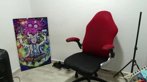 benjamin_isaac online show from April 27, 2026, 11:52 am