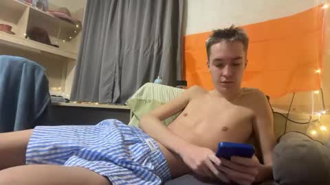 benji_j8 online show from March 4, 2026, 10:27 pm