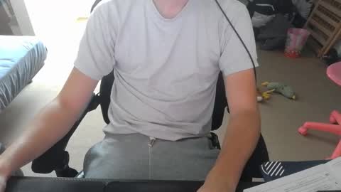 Snapshot of benjifrenchione chatting on September 19, 2025, 1:01 pm benjifrenchione online show from September 19, 2025, 1:01 pm