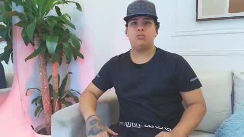 bennett_alejoo online show from December 5, 2025, 7:21 pm