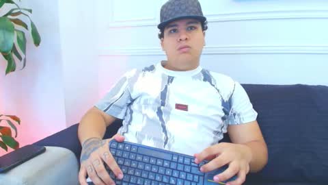 bennett_alejoo online show from February 3, 2026, 6:13 pm