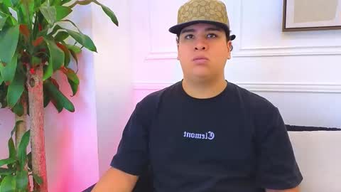 bennett_alejoo online show from March 5, 2026, 7:10 pm