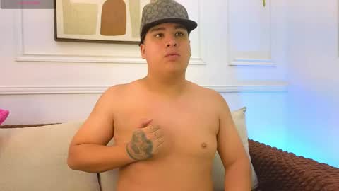 bennett_alejoo online show from June 5, 2026, 7:08 pm