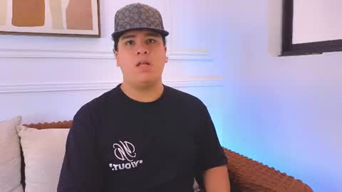 bennett_alejoo online show from June 9, 2026, 6:41 pm