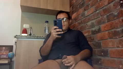 Snapshot of benny_94_project1000 chatting on October 4, 2025, 7:01 pm Benn  online show from October 4, 2025, 7:01 pm