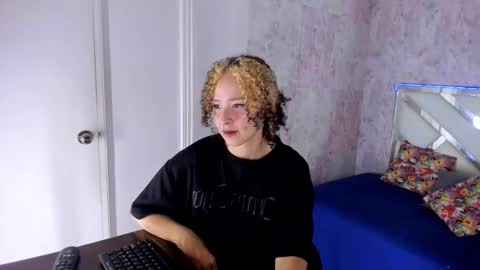 benny_wilson online show from September 16, 2025, 3:51 am