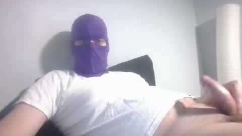 Snapshot of bennybueno chatting on February 25, 2026, 4:11 am bennybueno online show from February 25, 2026, 4:11 am