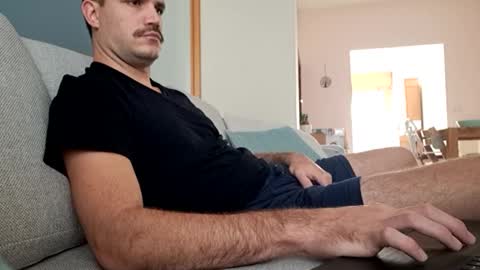 Snapshot of benoitgmx12 chatting on September 14, 2025, 11:42 am benoitgmx12 online show from September 14, 2025, 11:42 am