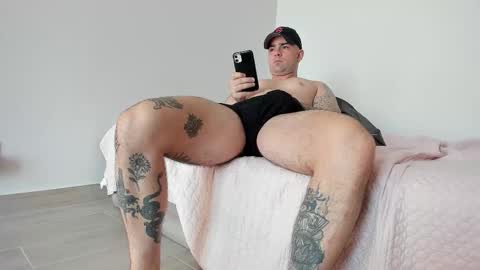 Snapshot of benthebodybuilder chatting on December 1, 2025, 3:50 pm Ben Braxton online show from December 1, 2025, 3:50 pm