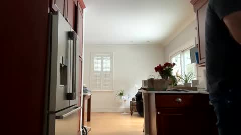 benz10001 online show from February 16, 2025, 2:54 pm