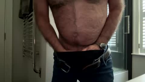 benz10001 online show from February 21, 2025, 6:48 pm