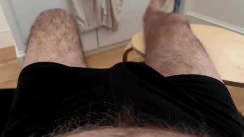 benz10001 online show from November 9, 2025, 2:26 pm