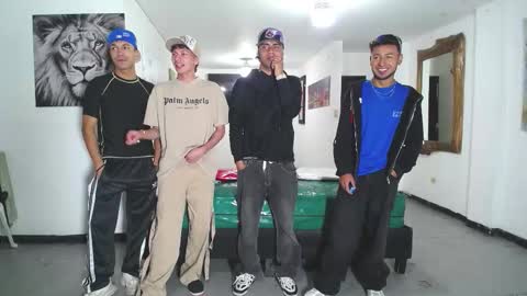 benz boys online show from November 4, 2025, 11:42 am