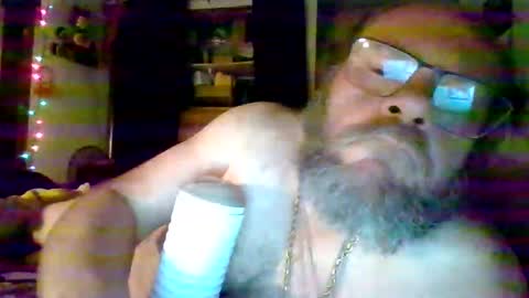 bergeeric1970 online show from April 16, 2026, 4:02 am