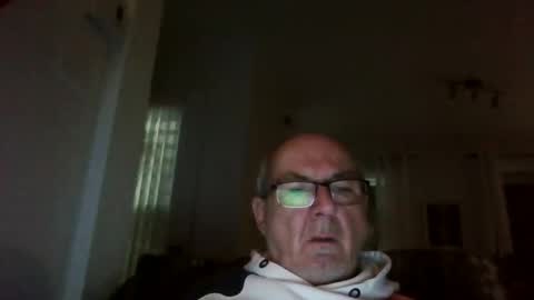 Snapshot of bernard1102 chatting on December 10, 2024, 11:22 am bernard1102 online show from December 10, 2024, 11:22 am