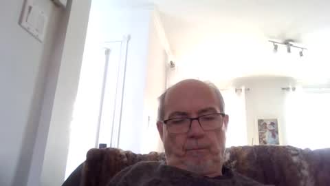 Snapshot of bernard1102 chatting on December 15, 2024, 6:59 pm bernard1102 online show from December 15, 2024, 6:59 pm