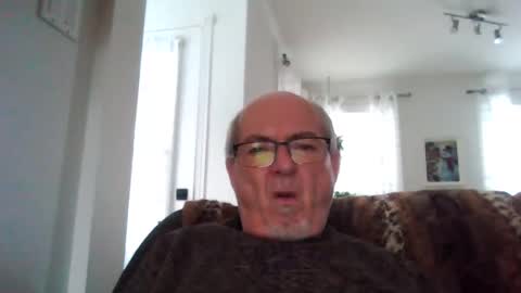 Snapshot of bernard1102 chatting on January 3, 2025, 1:25 pm bernard1102 online show from January 3, 2025, 1:25 pm