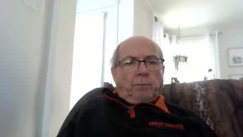 Snapshot of bernard1102 chatting on February 28, 2025, 2:09 pm bernard1102 online show from February 28, 2025, 2:09 pm