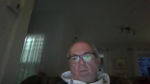 Snapshot of bernard1102 chatting on March 6, 2025, 10:52 am bernard1102 online show from March 6, 2025, 10:52 am