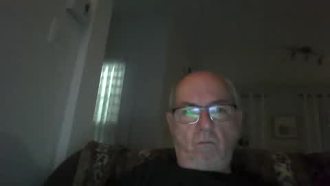 Snapshot of bernard1102 chatting on September 9, 2025, 9:42 am bernard1102 online show from September 9, 2025, 9:42 am