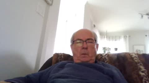 Snapshot of bernard1102 chatting on October 24, 2025, 1:29 pm bernard1102 online show from October 24, 2025, 1:29 pm