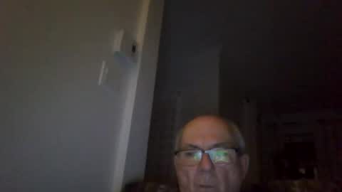 Snapshot of bernard1102 chatting on November 15, 2025, 1:36 am bernard1102 online show from November 15, 2025, 1:36 am